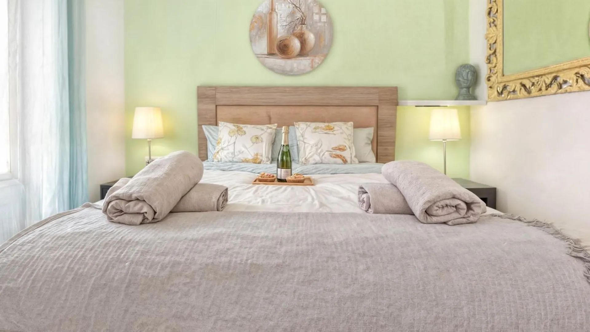 Flores Apartment-Coastal Refuge By The Beach Эстепона